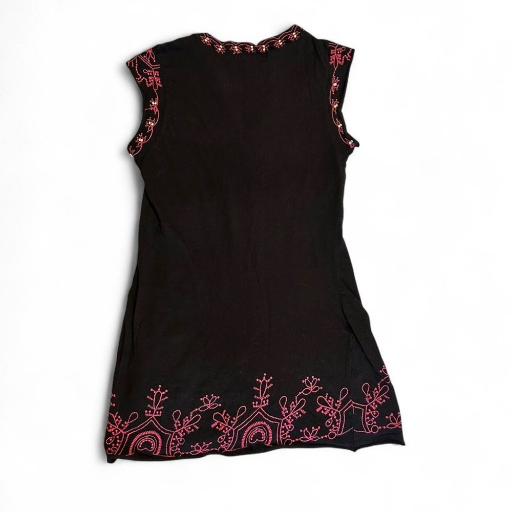 BCBG Max Azria Embroidered Boho Top M Black Pink Beaded Tunic - Picture 4 of 5
